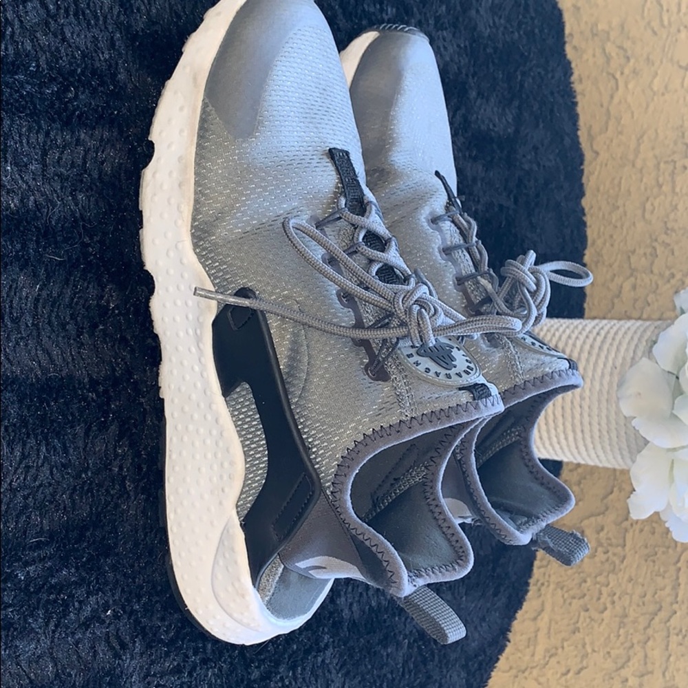 Women’s NIKE AIR running shoe size 7